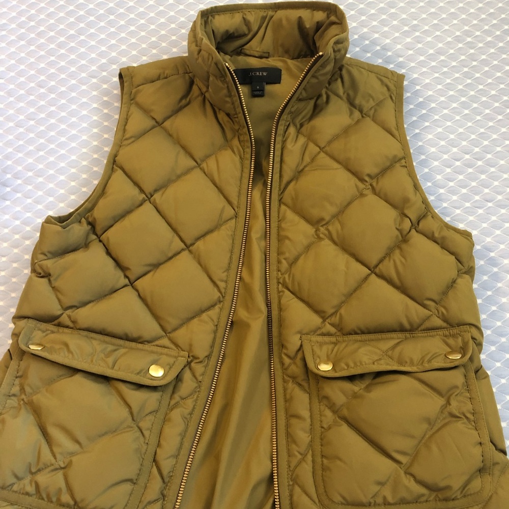 Jcrew olive green puffer vest